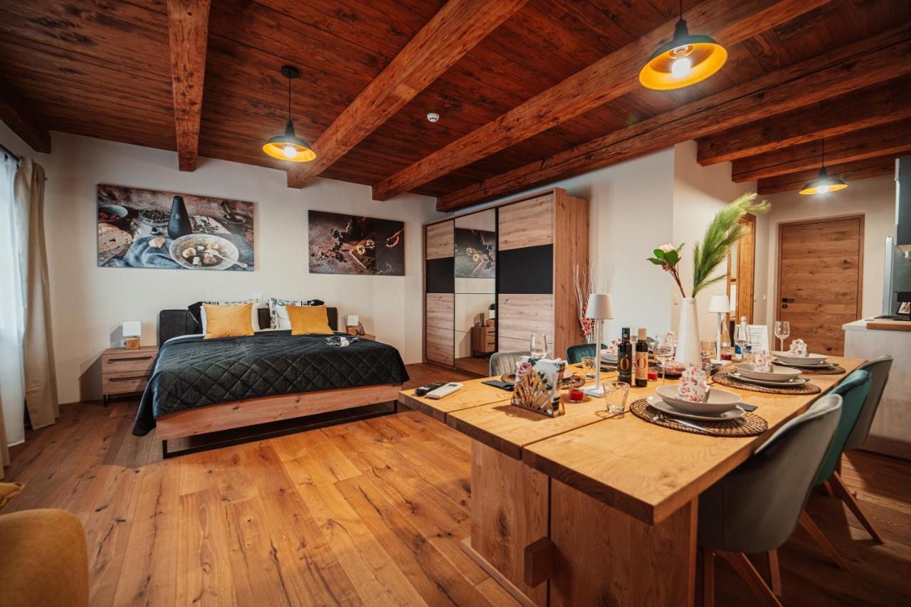 Kocbek Since 1929 Apartamento Sveti Jurij ob Scavnici Exterior foto