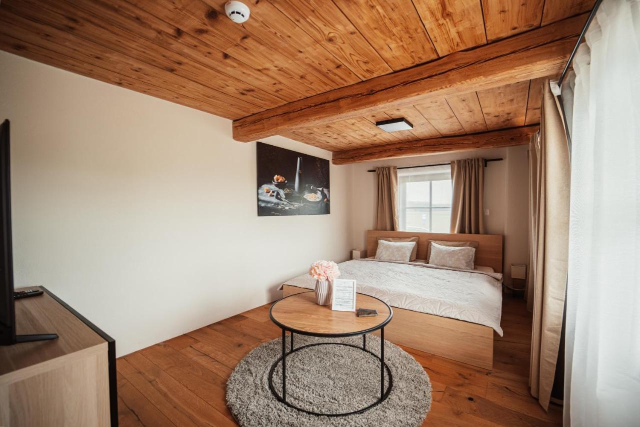 Kocbek Since 1929 Apartamento Sveti Jurij ob Scavnici Exterior foto